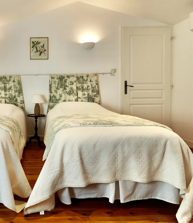 Pivoine Room Bed and Breakfast in Charente.