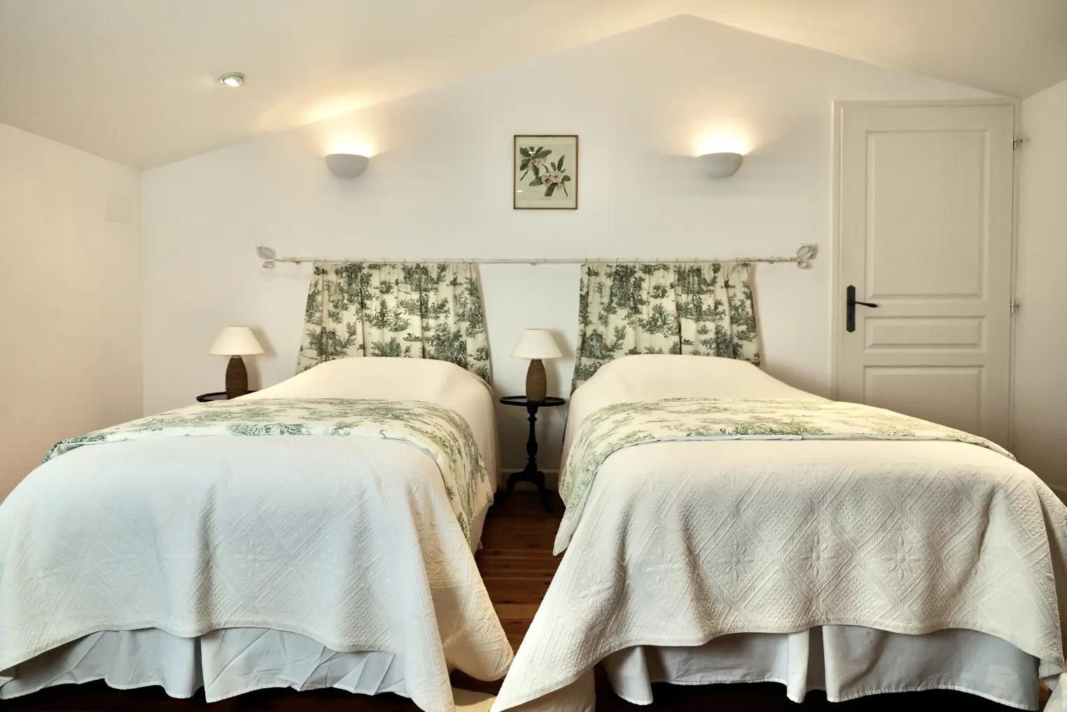 Ancolie Room bed and breakfast in Charente.