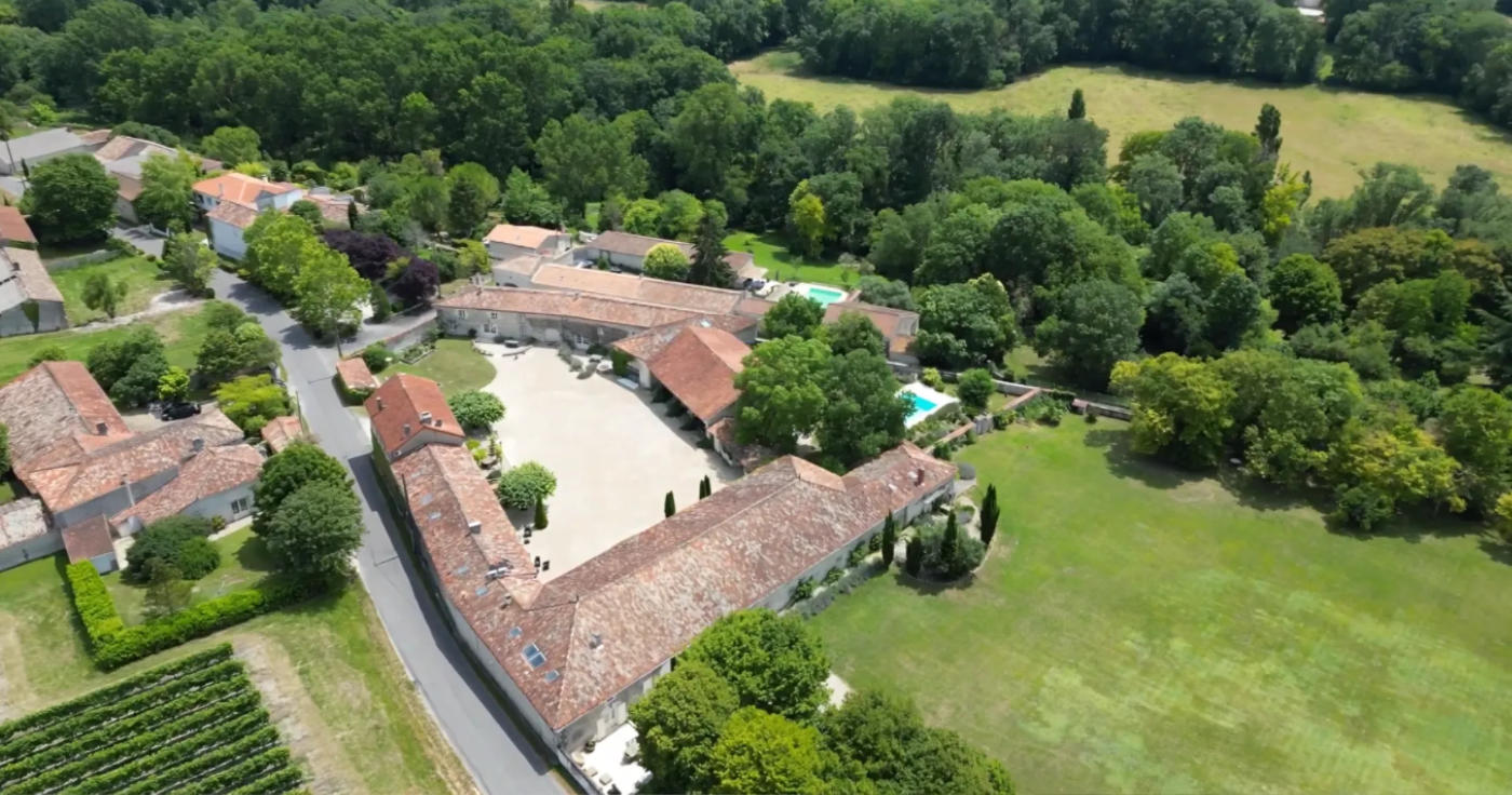 Logis du paradis in Criteuil-la-Magdeleine, France