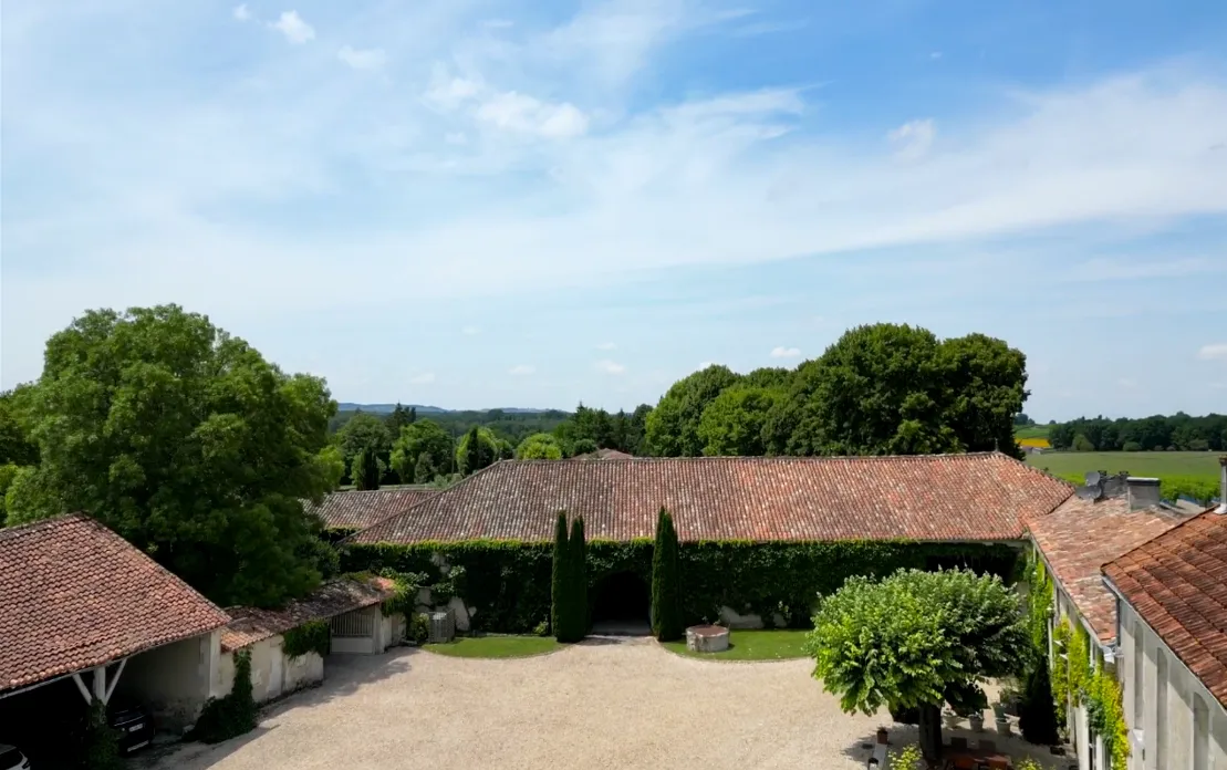 logis-du-paradis-criteuil-la-magdeleine-wedding-venue-barbezieux-saint-hilaire-logis-blanche/$a[1];?>