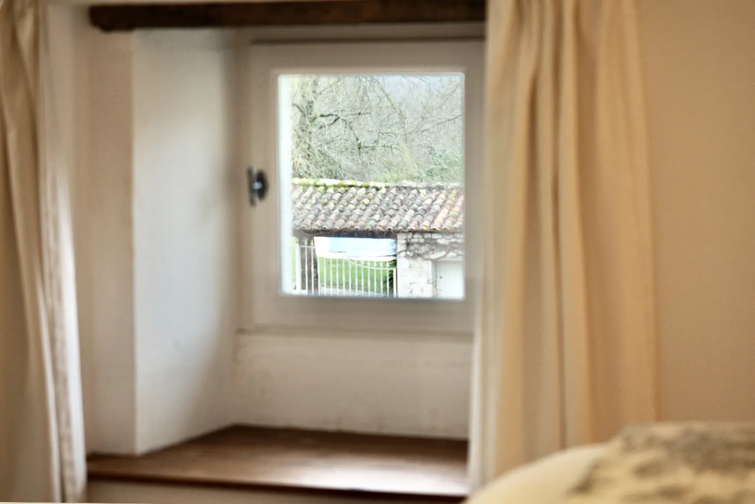 Ancolie Room bed and breakfast in Charente.